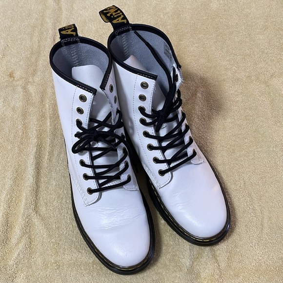White Doc Marten Zavala boot. - Picture 2 of 10